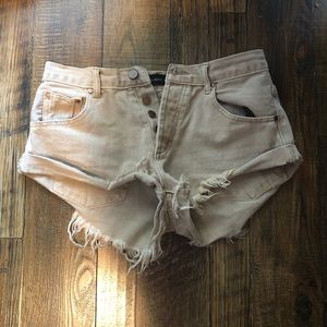 Mustard Seed Shorts - Beige high waisted shorts Mustard Seed Shorts - Beige high waisted shorts